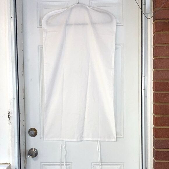 DOLCE and GABBANA Hanging Clothes Dust Bag Crisp White 36 x 20 in 36 x 20 inches - Picture 4 of 10